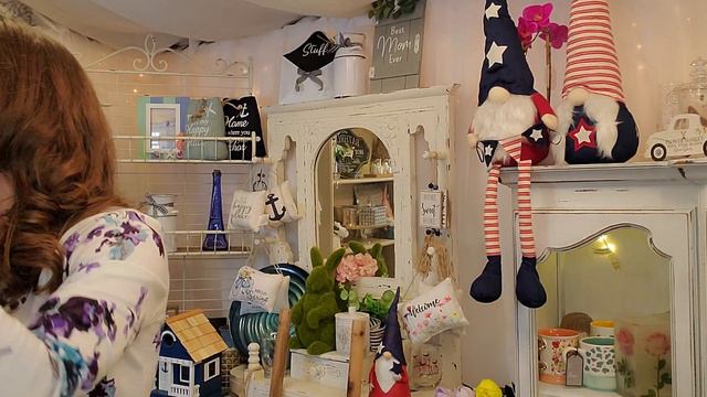 Weekly Boutique 4/25/21 смотреть онлайн