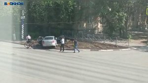 Авария в Волжском на пересечении проспекта Ленина и улицы Комсомольска