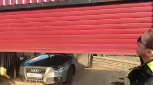 Установка автоматических рольворот и монтаж навеса для машины из металлочерепицы