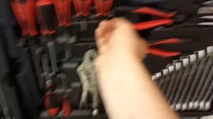 Посмотрел автомобильный Набор ключей JTC - 156 предметов