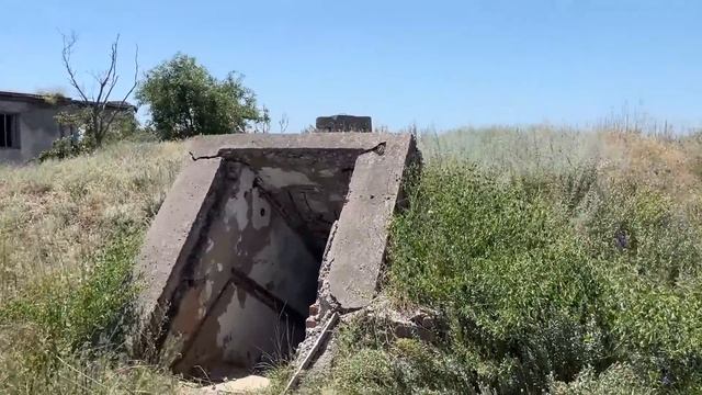Секретный завод бомб, расчесок и утюгов