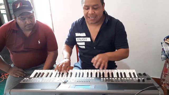 Cómo instalar Ritmos u Samples a un YAMAHA PSR s670 смотреть онлайн
