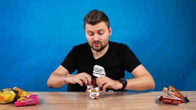 САМЫЕ НЕОБЫЧНЫЕ СНЕКИ И НОВЫЕ ВКУСЫ / КУКУРУЗА, ПАЛОЧКИ, КРЕНДЕЛЬ смотреть онлайн