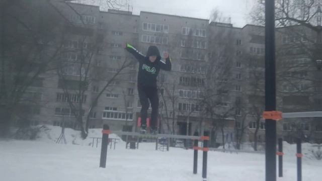 Учу элемент: Дакаскос смотреть онлайн