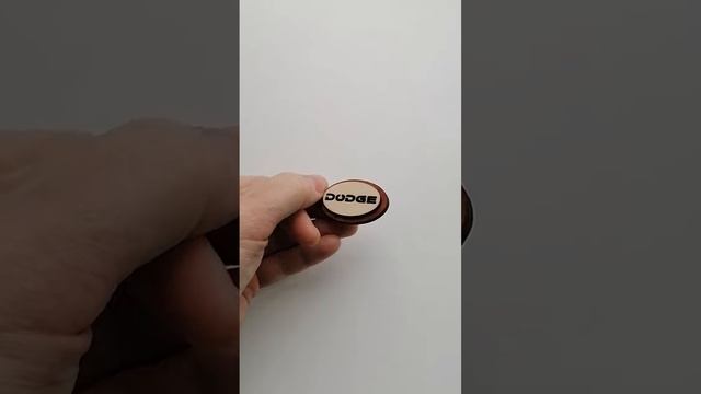 Dodge (Додж) Автомобильный брелок из дерева/для ключей/для авто машины/автомобильные брелки/с лого смотреть онлайн