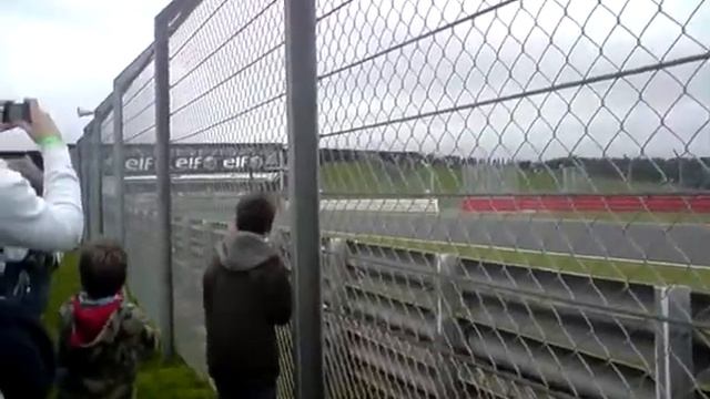 Renault 2010 F1 car driveby смотреть онлайн