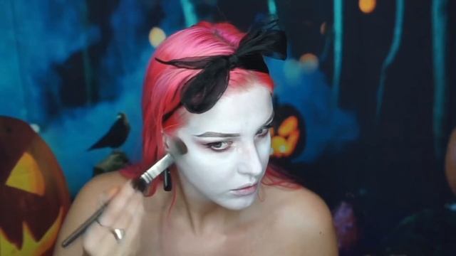 Wednesday Addams Makeup Tutorial смотреть онлайн