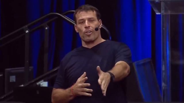 Тони Роббинс-Как избавиться от страха потерять ДЕНЬГИ! смотреть онлайн