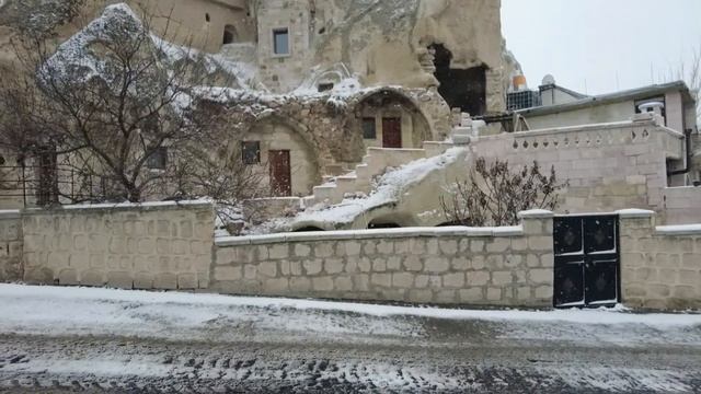 Турция. Каппадокия. Прогулка по заснеженному Гереме.