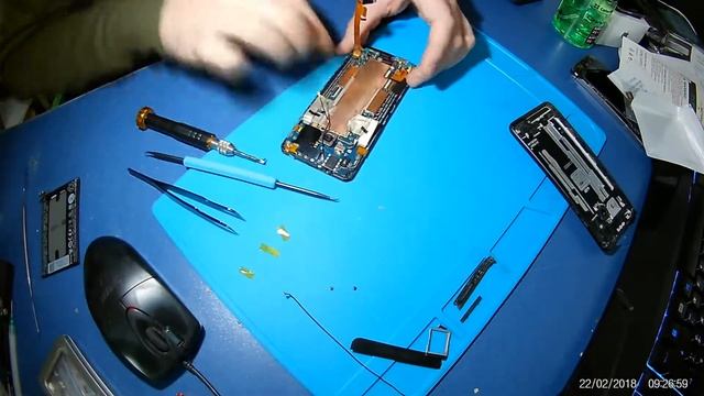 Замена аккумулятора htc one mini СВОИМИ РУКАМИ!!! смотреть онлайн