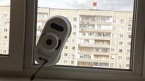 Как работает робот-стеклоочиститель Starwind SRW1010