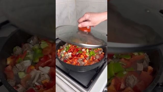 Мясное соте с картофельным пюре?