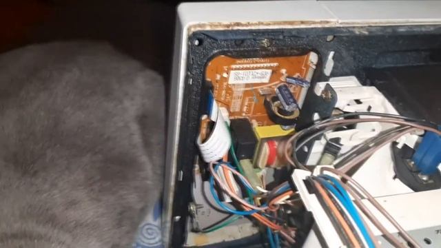 микроволновка Samsung не включается - простой ремонт смотреть онлайн