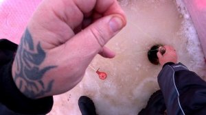 Рыбалка в палатке.