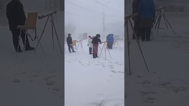 Художники в Якутии настолько суровые, что ловят вдохновение на пленэре даже при минус 57 - Москва 24