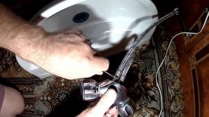 Замена раковины умывальника: пенал остаётся старый. Соединяем!