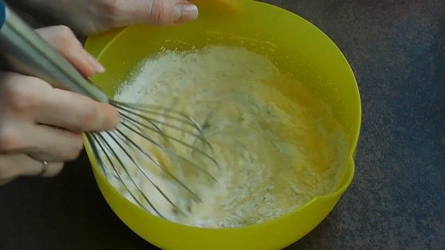 2 рецепта КЕКСА в кружке за 5 минут/ Шоколадный и бананово - ванильный кекс в микроволновке смотреть онлайн