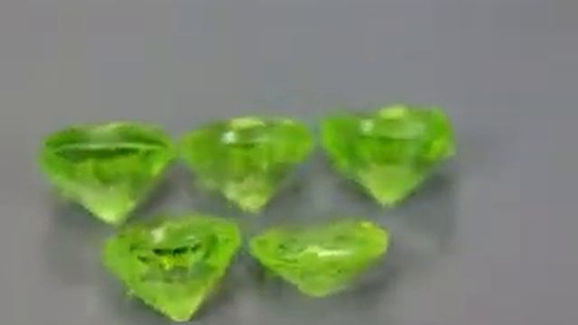 Камень Перидот натуральный 2.59 карат Артикул: 22084 цена: 910 руб смотреть онлайн