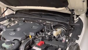 Hilux 2.4 2GD FTV engine..