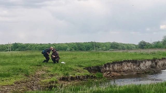 За нами наблюдали и вели видео съёмку)). Рыбалка на спиннинг. смотреть онлайн
