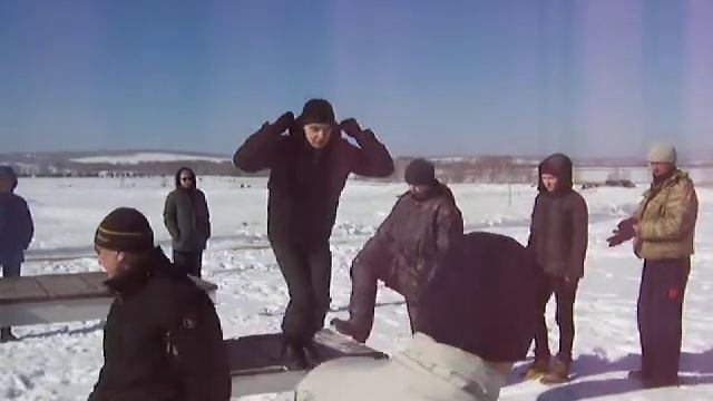 Отработка приземления с лесенки. Перед прыжком с парашютом. смотреть онлайн