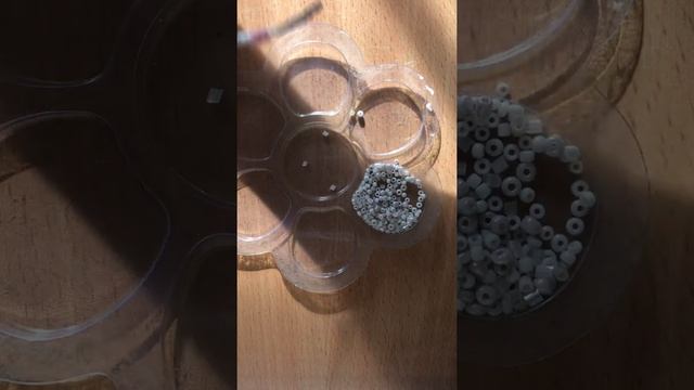 Колечко из бисера с ромашкой?☺️?