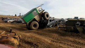 Вездеход VS ВАЗ 2109 на авторазборке