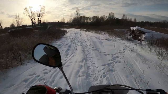 ПОКАТУШКА НА ПИТБАЙКЕ ПО СУГРОБАМ смотреть онлайн