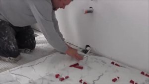Укладка мраморной плитки на кухне