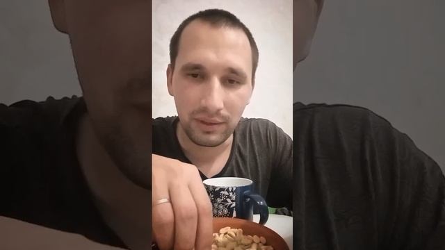 Мальц Вайзенг - цена равно качество! хорошее нефильтрованное на повседнев с ароматом пшеницы! смотреть онлайн