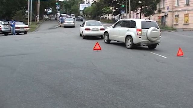 Водители запутались, кто и куда должен ехать на Светланской смотреть онлайн