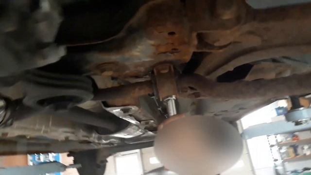 Am Fiat Punto 188 1.2 wird das Getriebe getauscht! 1/2 #cars #tutorial #diy смотреть онлайн