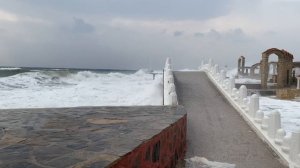 В волненьи моря есть очарование… Ураган в Анталии