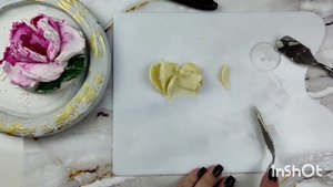 Шоколадные цветы на пряниках