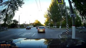 Navitel R33.mp4