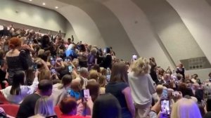 Лолита во время концерта отговорила пару разводиться - Москва 24