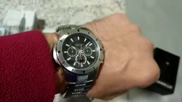Часы Caravelle New York by Bulova. Нержавеющая сталь, чёрный циферблат. Диаметр 44мм. Цена 147$