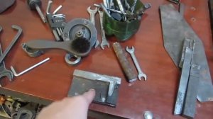 Ходовой винт для фрезерной приставки.  Настольный токарный станок ТВ-16.