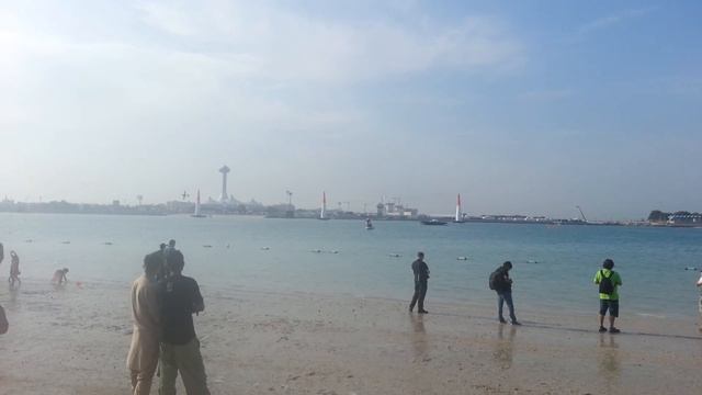 Cornish beach abu dhabi смотреть онлайн