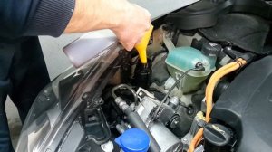 Peugeot 407, 508 power steering fluid topping up / Доливане на течност за сервото