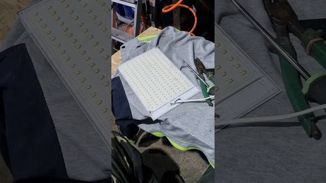 что будет если подключить светодиодную панель напрямую в 220 вольт? смотреть онлайн