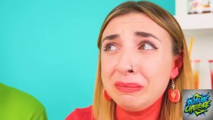 24 ЧАСА ЕДИМ ЕДУ ОДНОГО ЦВЕТА ЧЕЛЛЕНДЖ