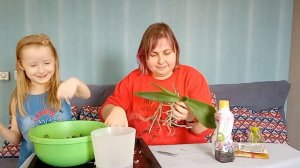Как пересадить переросшую орхидею и почему она до сих пор ЖИВА?!