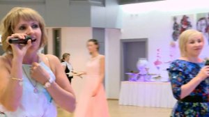 Трогательное поздравление на свадьбе дочери от мамы и крёстной!