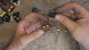 Увага кнопка. Ремонт кнопки болгарки DWT 125.