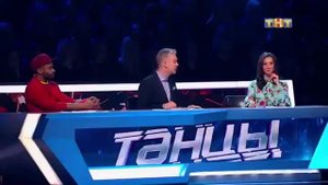 Айхан, красавчик!!! ВеДУЩАЯ: Стоит красавец, всё при нёммм))