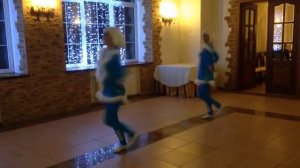 Новогодний танец снегурочек