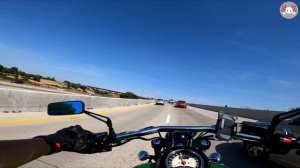 Kawasaki Vulcan 900 Custom, lane splitting on the freeway