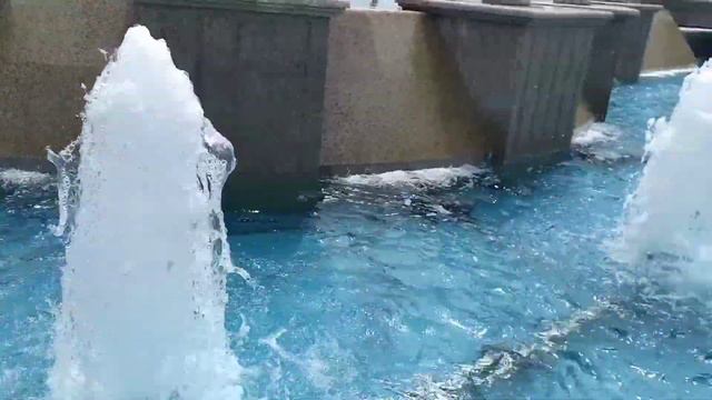 КАКОЙ ФОНТАН КРУЧЕ, В СОЧИ ИЛИ В СТАВРОПОЛЕ? САМЫЙ ГРАНДИОЗНЫЙ ФОНТАН на ЮГЕ России. смотреть онлайн