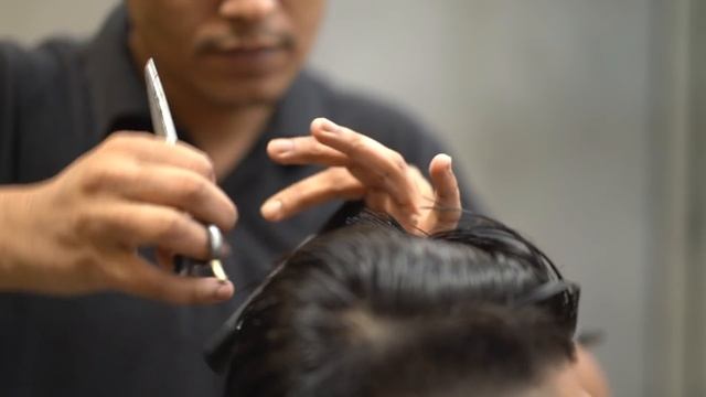 How to CUT your HAIR at HOME ✂️ | 5 EASY STEPS Haircut Tutorial смотреть онлайн